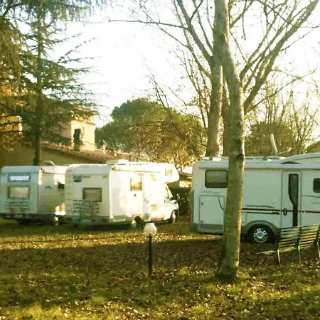 בית חווה Agriturismo Birrificio Orsini מסה מרטאנה