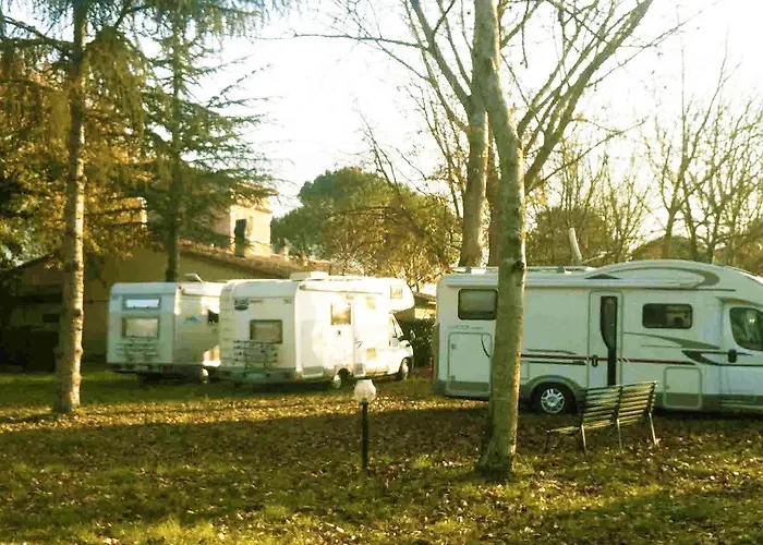 ファームステイ Agriturismo Birrificio Orsini マッサ・マルターナ